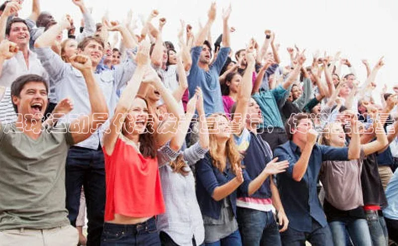 k1体育十年登录入口官方小红书足球运动员代表发表宣誓词，传递正能量