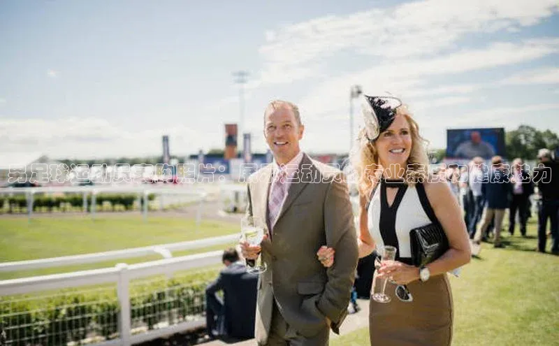 k1体育登录入口网页版华策影视男足球运动员裹胸照片：展示运动员的专业素质和健康魅力